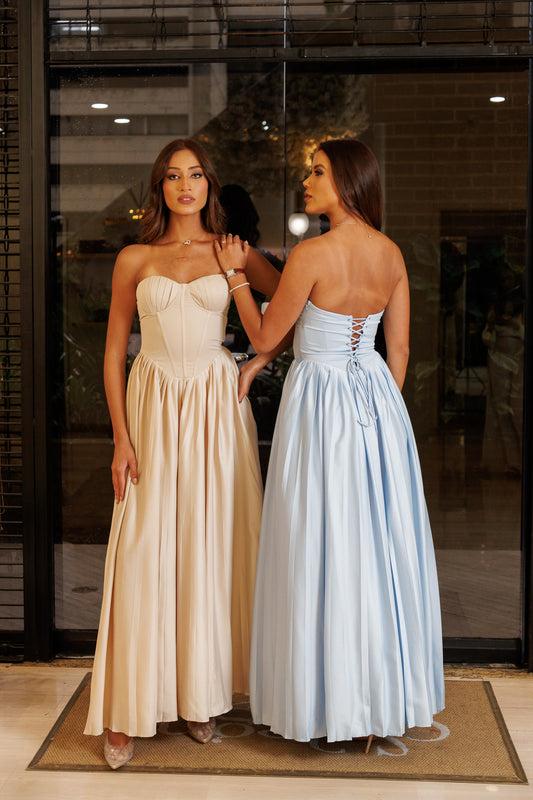 VESTIDO ESTRAPLE CON PLICES