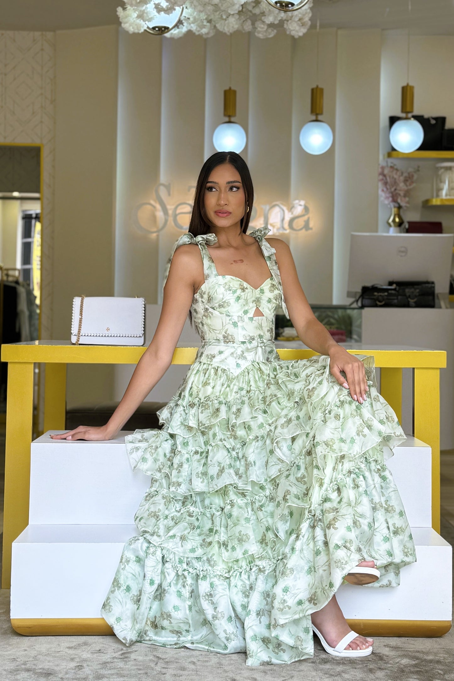 VESTIDO DE CAPAS CASCADA ESTAMPADO BOTÁNICO ROMÁNTICO