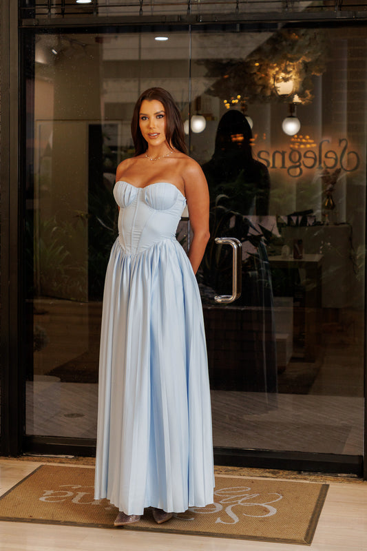 VESTIDO ESTRAPLE CON PLICES